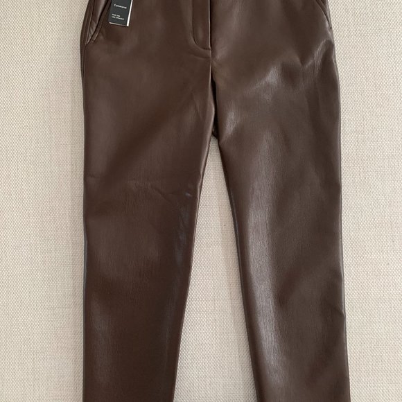 Aritzia - Babaton - Command cropped pant - Picture 1 of 2